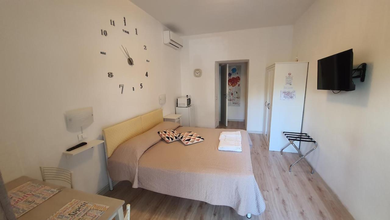 Le Camere Di Sabrina Con Bagno In Camera Sarzana Εξωτερικό φωτογραφία
