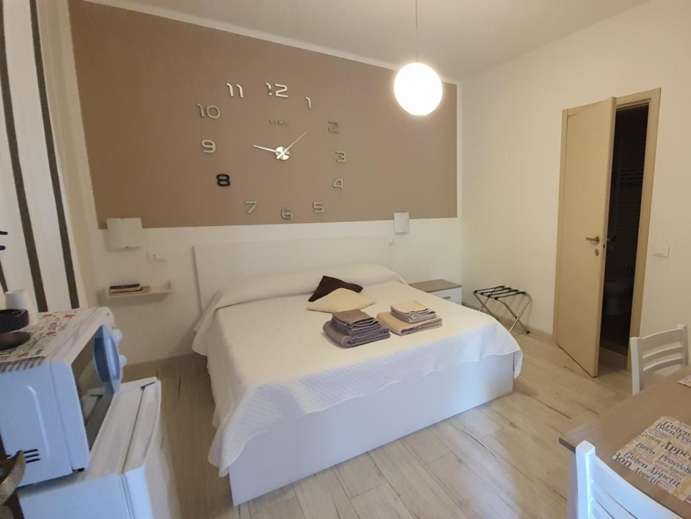 Le Camere Di Sabrina Con Bagno In Camera Sarzana Εξωτερικό φωτογραφία
