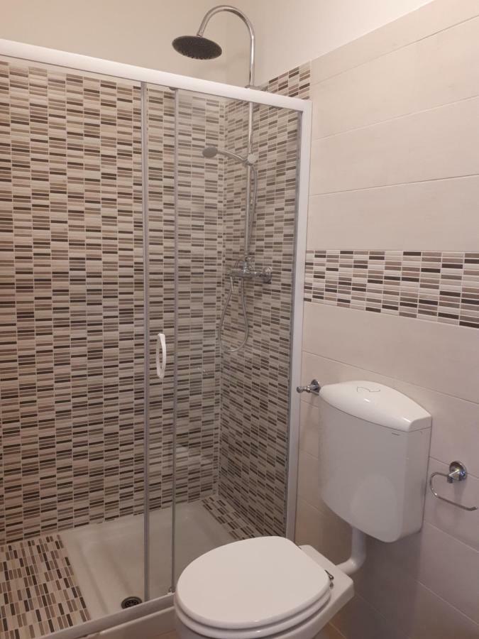 Le Camere Di Sabrina Con Bagno In Camera Sarzana Εξωτερικό φωτογραφία