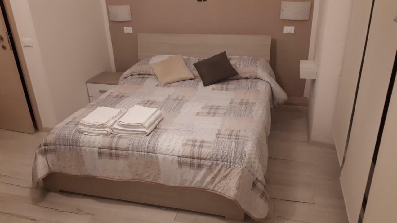 Le Camere Di Sabrina Con Bagno In Camera Sarzana Εξωτερικό φωτογραφία