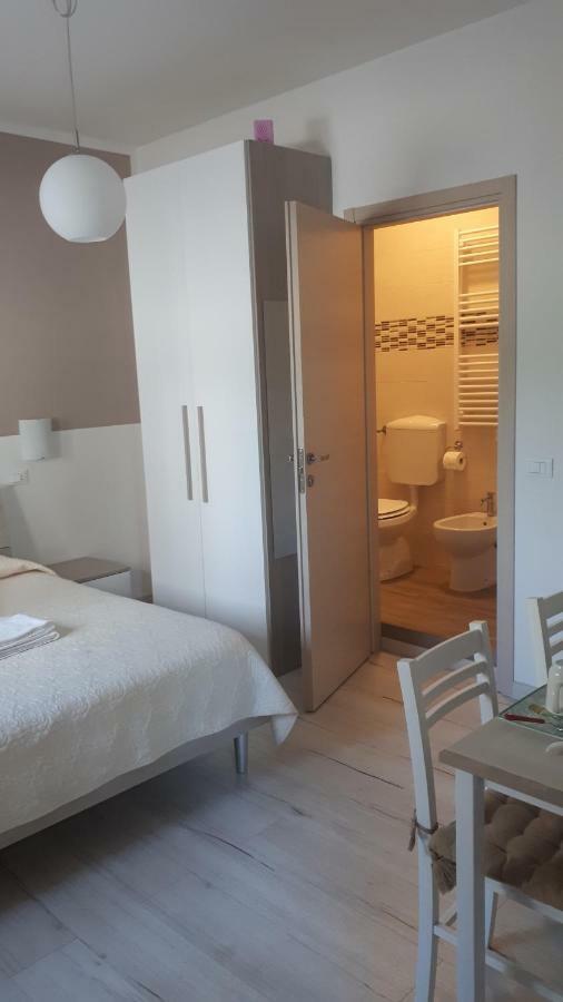 Le Camere Di Sabrina Con Bagno In Camera Sarzana Εξωτερικό φωτογραφία